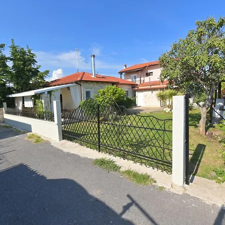 펜션 Aeolos Stone House 네아 포티데아