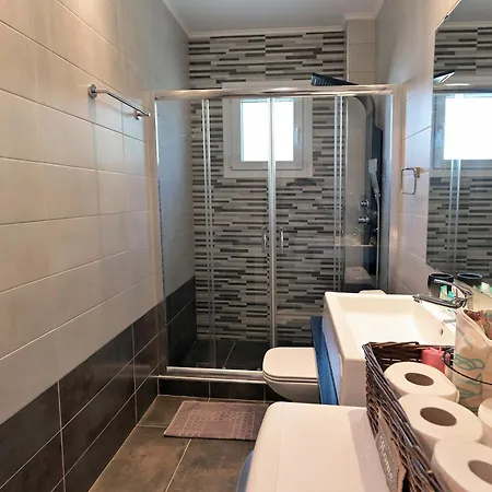 Aeolos Stone House 네아 포티데아