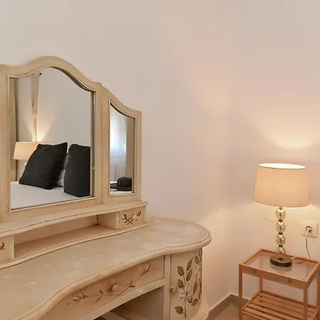 펜션 Aeolos Stone House 네아 포티데아