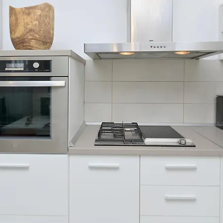 펜션 Aeolos Stone House 네아 포티데아