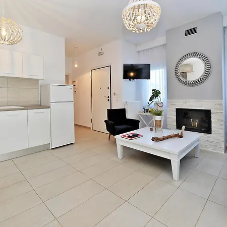 Aeolos Stone House 네아 포티데아