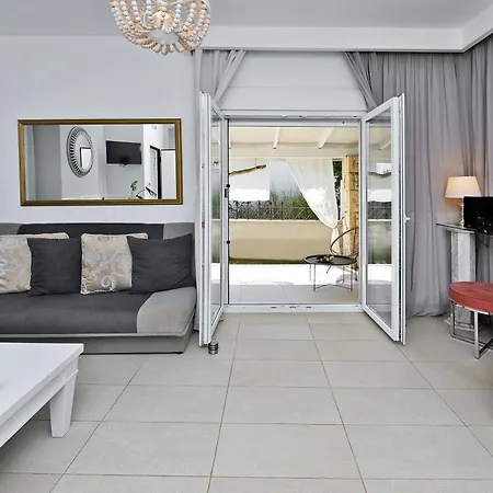 Vakantiehuis Aeolos Stone House Nea Poteidaia