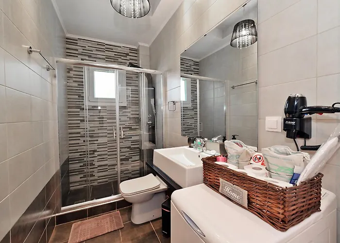 Aeolos Stone House Semesterbostad