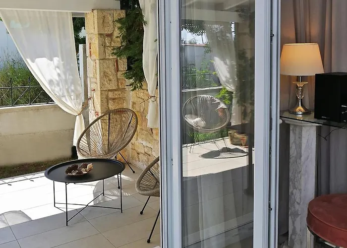 Semesterbostad Aeolos Stone House