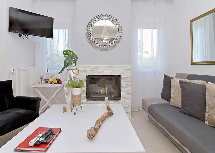 Semesterbostad Aeolos Stone House *