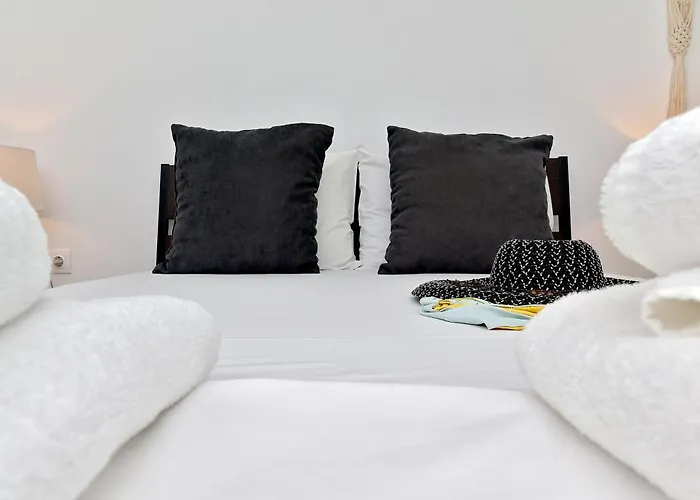 Aeolos Stone House Semesterbostad