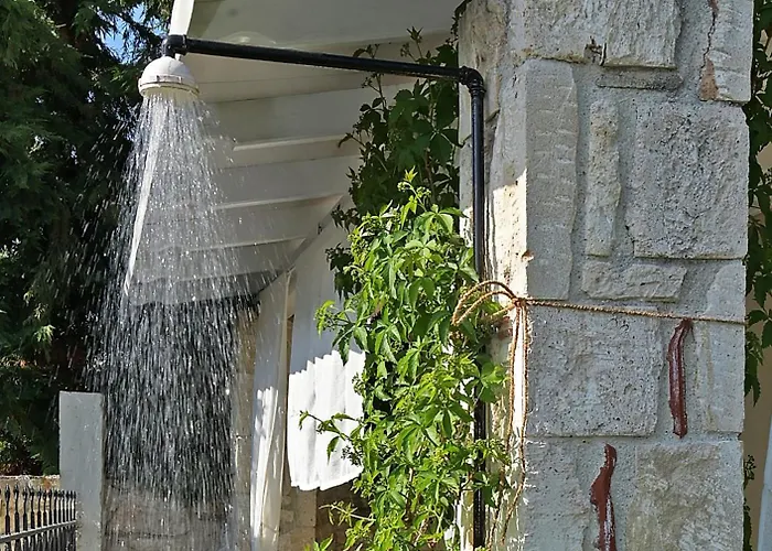 Semesterbostad Aeolos Stone House *