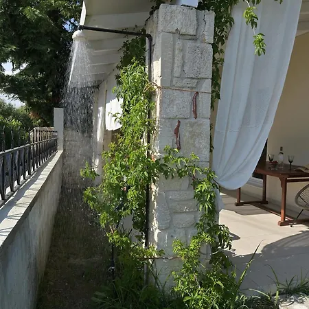 Feriehus Aeolos Stone House