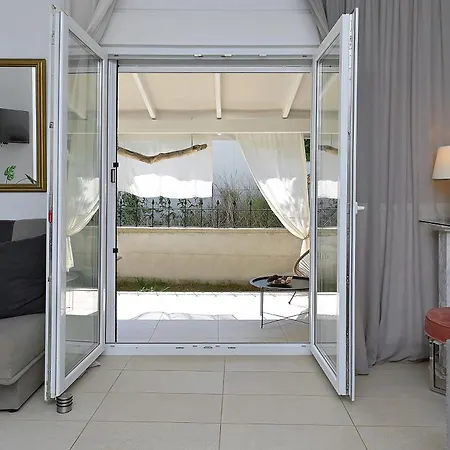 Feriehus Aeolos Stone House *